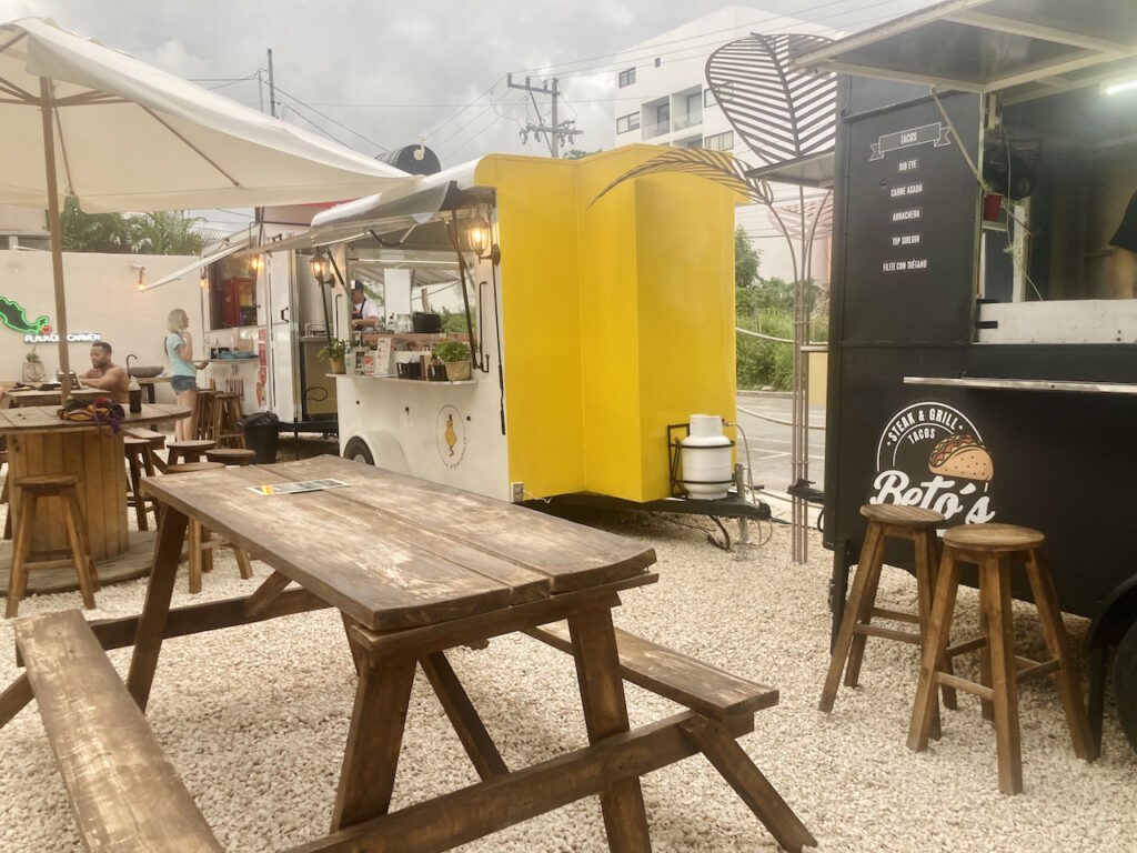 foodtruck-restaurant-playa-del-carmen-mexico
